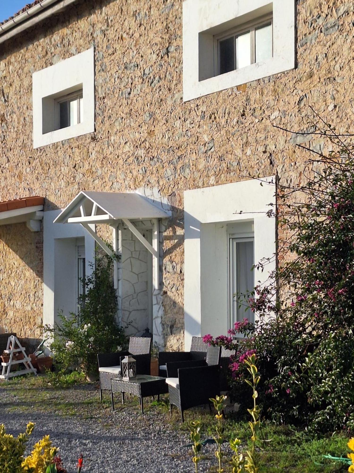 La Buganvilla En Udias Alojamiento Comillas Ngoại thất bức ảnh