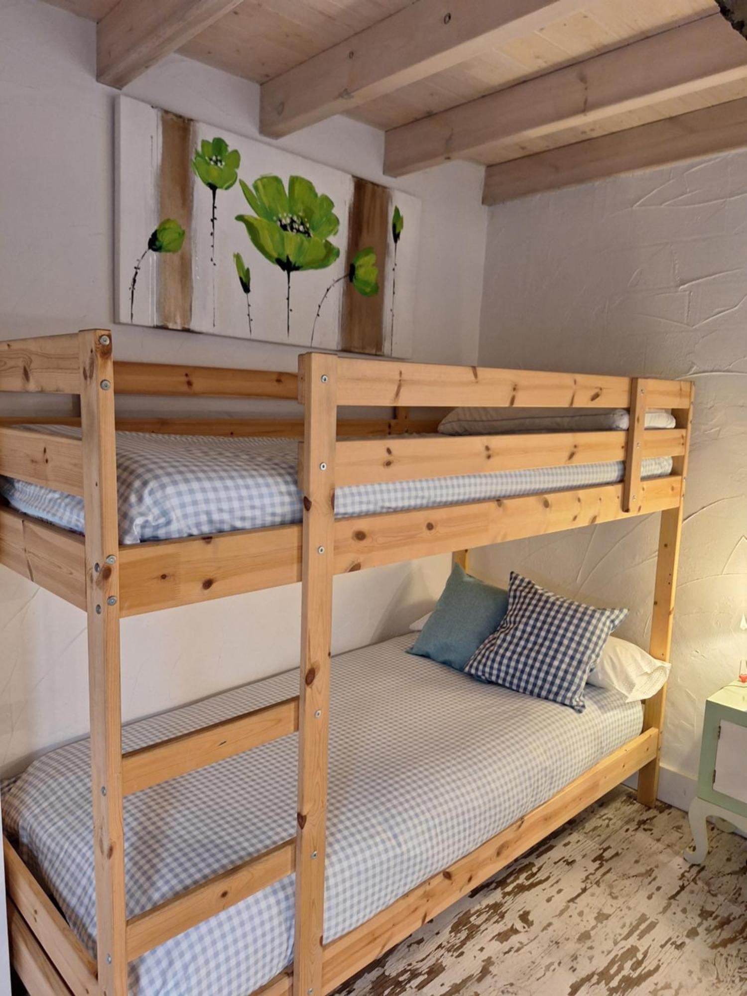 La Buganvilla En Udias Alojamiento Comillas Ngoại thất bức ảnh